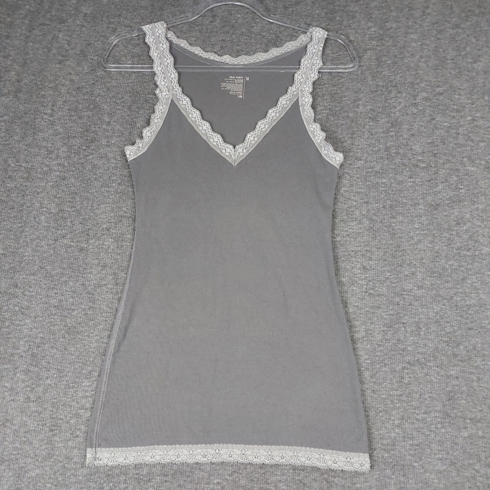 OLD NAVY WOMEN Y2K GRAY WHITE VNECK LAYERING LACE TRIM CAMI SIZE M ELENA GILBERT